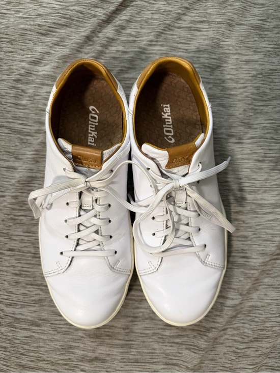 OluKai Other - OluKai Lae’ahi Li’lli Men's White Leather Sneakers with Tan Lining